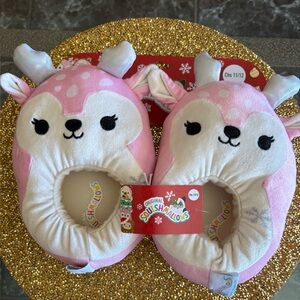 Squishmallows NWT Cream and Pink Deer Slippers. Size 11-12